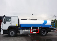 9 Cbm Nước công suất / Xe tải chở dầu Lpg Với LHD Lái xe Loại 4600mm cơ sở bánh xe