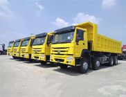 Màu vàng SINOTRUK Xe tải tự đổ hạng nặng 6x4 Euro 2 với bình xăng 400L