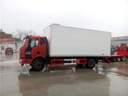 Trắng / Đỏ Màu 6.8m Xe tải đông lạnh FAW 4X2 với chiều dài cơ sở 5800mm