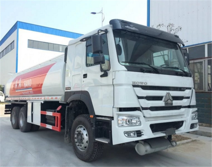 Xe tải chở dầu vận tải nhiên liệu tốc độ cao 20m3 khối lượng và lưu lượng bơm 40m3 / h
