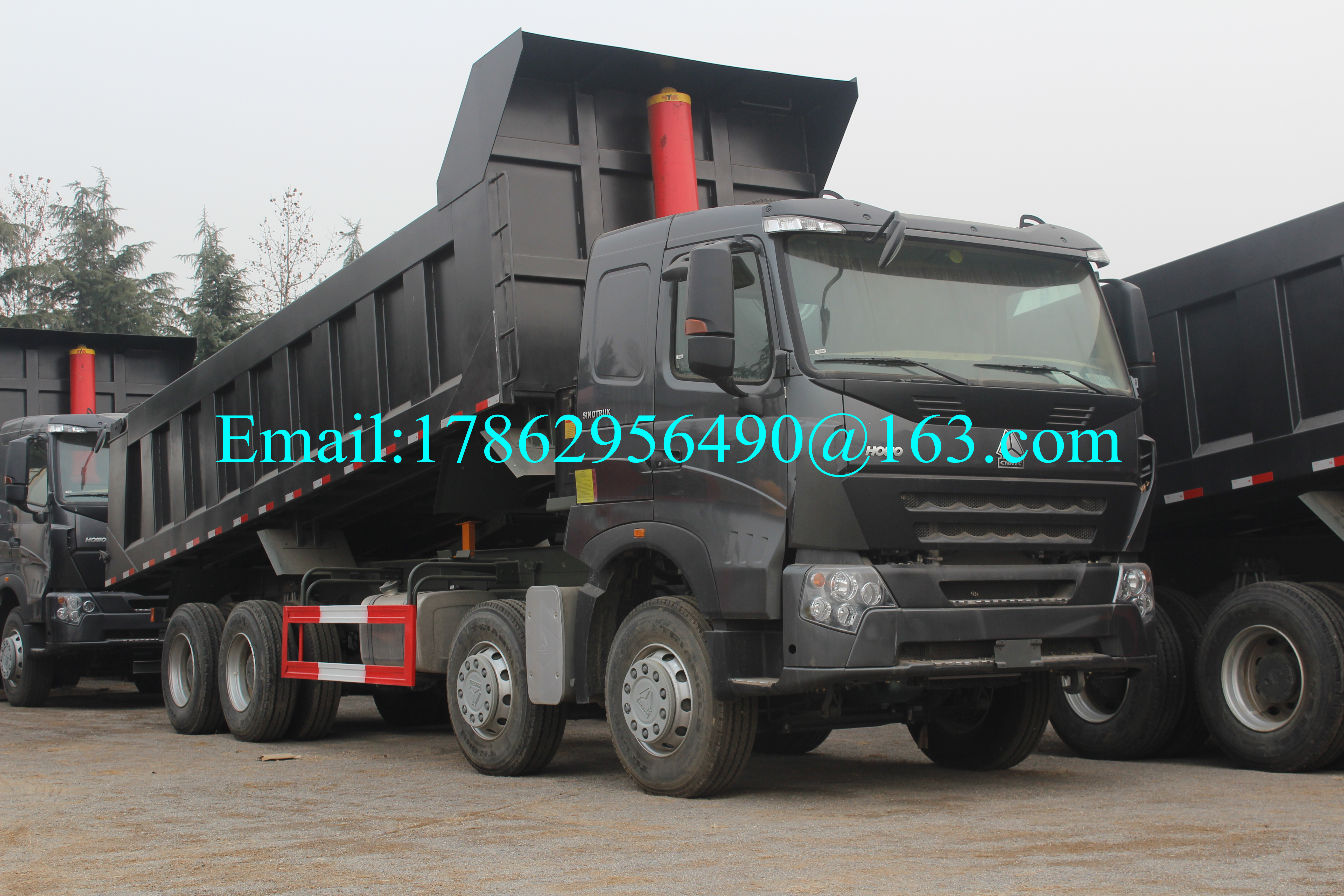 Trung nâng HOWO khai thác mỏ Dump Truck 8x4 Với HW76 kéo dài Cab ZZ1317N3867A