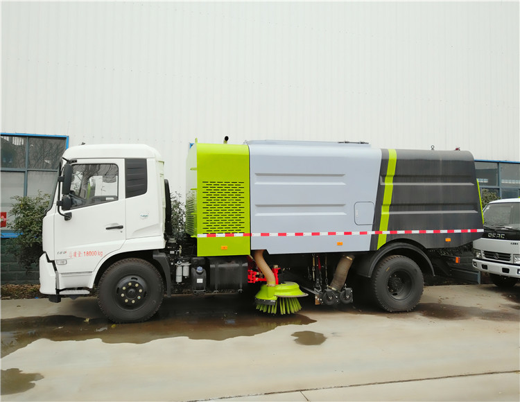 CCC Xe tải chuyên dụng, 4x2 Đa chức năng Làm sạch Xe tải quét đường mạnh mẽ