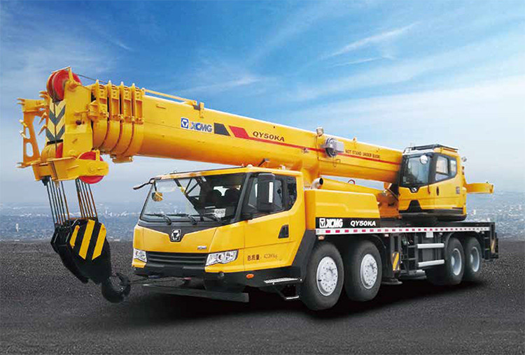 Xe tải di động Rc thủy lực XCMG QY50KA 50 tấn có cần cẩu 58,1m Tốc độ di chuyển 85km / h