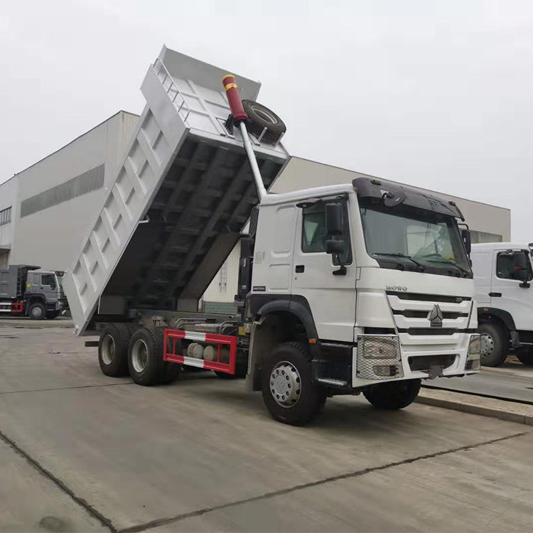 Xe tải tự đổ Sinotruk Howo 6x4 bền bỉ 371hp với nền tảng cơ thể chuyển hướng Euro 2