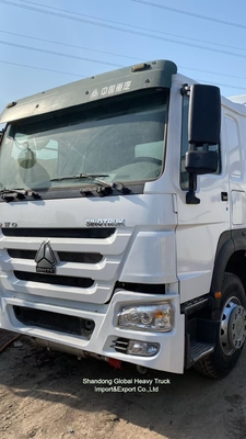 Sinotruck mới và cũ HOWO Dầu / nhiên liệu / nước 371HP 6 * 4 Bowser Tanker Truck