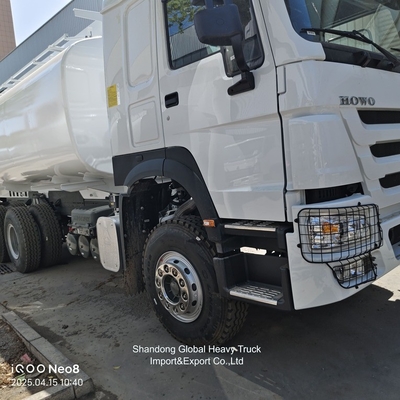 Sinotruk HOWO 6X4 20000 L 25000 L vận chuyển hàng hóa Tàu chở dầu Xe tải xe chở dầu nhiên liệu xe tải