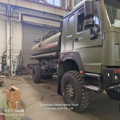 Thanh dầu vận chuyển Tank nhiên liệu HOWO xe tải xăng với giá thấphowo 4X4 xe tải xăng nhiên liệu