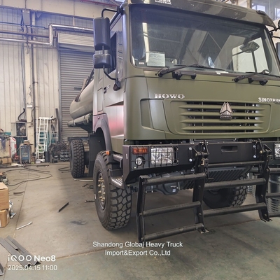 Thanh dầu vận chuyển Tank nhiên liệu HOWO xe tải xăng với giá thấphowo 4X4 xe tải xăng nhiên liệu