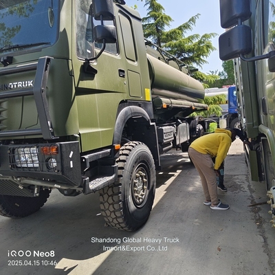 Thanh dầu vận chuyển Tank nhiên liệu HOWO xe tải xăng với giá thấphowo 4X4 xe tải xăng nhiên liệu