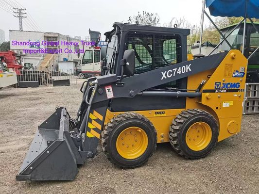 Máy xúc lật trượt XCMG XC740K tải trọng định mức 1 tấn, thi công nhỏ gọn