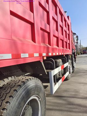 Xe ben hạng nặng Shacman F3000 6X4 với tiêu chuẩn khí thải Euro2, bình nhiên liệu 400L và cabin F3000 có giường nằm