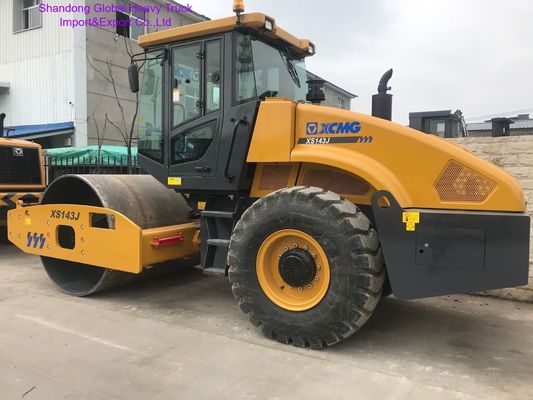 Công ty thắt chặt chính thức Trung Quốc 14ton Đường cuộn rung tự động nặng Xs143j ở Algeria