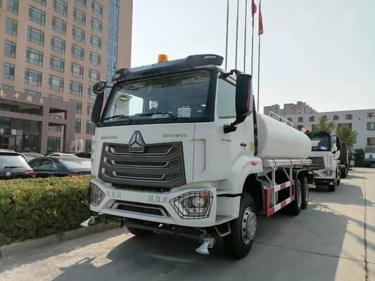 Sinotruk HOWO TX / NX 6 × 4 xe tải bể nước phun nước với 20t dung lượng tải và bể thép không gỉ