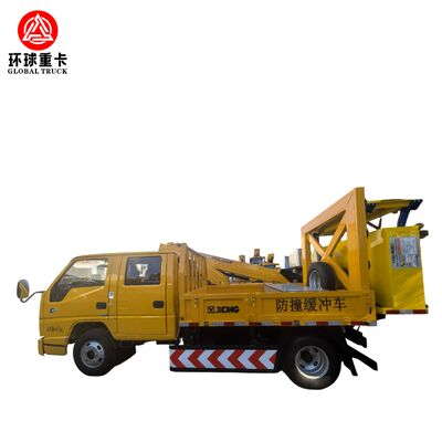 HOWO 4 × 2 xe tải đệm va chạm với 350 mã lực và hệ thống bảo vệ hấp thụ năng lượng cho an toàn bảo trì đường cao tốc