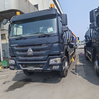 HOWO 15CBM Truck hút nước thải chân không với loại ổ 6 × 4 và công suất động cơ 266HP để làm sạch chất thải đô thị và công nghiệp