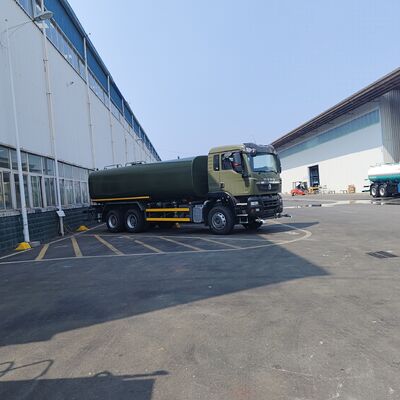 HOWO TX 6 × 4 xe tải bể nước với 15-20 CBM Capacity cao áp máy bơm nước ly tâm và tăng cường thân bể để chống bụi và làm sạch thành phố