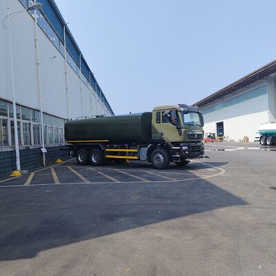 HOWO TX 6 × 4 xe bể nước với tải trọng 20T Tiêu chuẩn khí thải Euro 2 và bánh xe lái 6 × 4 để làm sạch đường