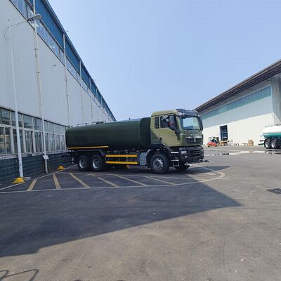 Xe tải thùng nước HOWO TX 6 × 4 có tải trọng 20T để khử bụi đường và làm sạch thành phố