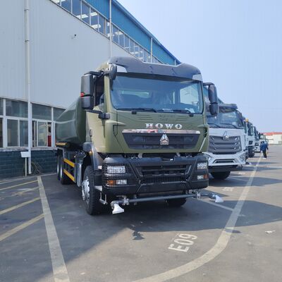 Xe tải thùng nước HOWO TX 6 × 4 có tải trọng 20T để khử bụi đường và làm sạch thành phố