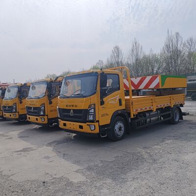 Xe tải đệm giảm chấn HOWO 4 × 2 với khả năng hấp thụ năng lượng hiệu suất cao và thiết kế thay thế mô-đun để đảm bảo an toàn trên đường cao tốc