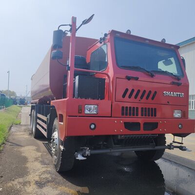 Xe tải chở nước Shantui 6 × 4 có tải trọng 20 tấn và thùng bằng thép carbon cường độ cao để ngăn chặn bụi trong khai thác mỏ
