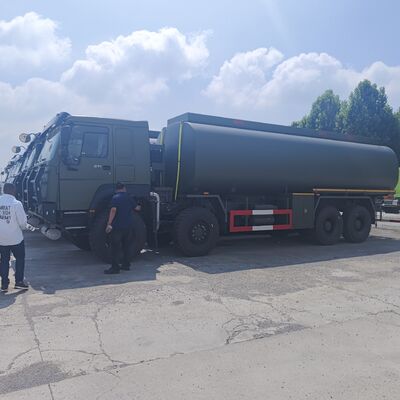 HOWO 8 × 8 50.000L xe tải chứa nhiên liệu với động cơ 371HP và 8 × 8 toàn bánh lái cho vận chuyển nhiên liệu hạng nặng
