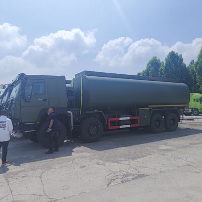 Xe tải thùng nhiên liệu HOWO 8 × 8 60000L với động cơ 371HP để vận chuyển nhiên liệu hạng nặng