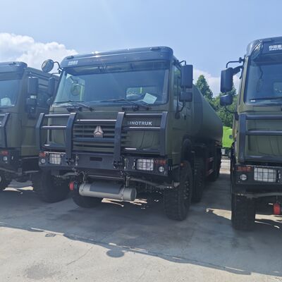 HOWO 8 × 8 50.000L xe tải chứa nhiên liệu với động cơ 371HP và 8 × 8 toàn bánh lái cho vận chuyển nhiên liệu hạng nặng