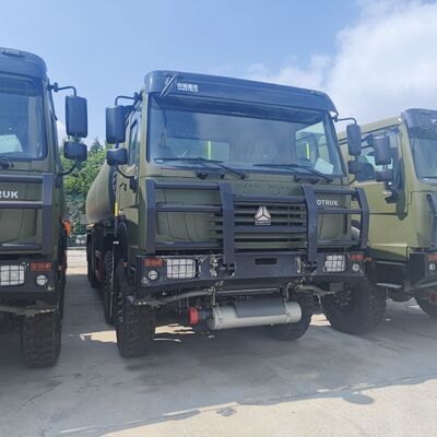 HOWO Xe tải chứa nhiên liệu 8 × 8 với dung lượng 30000L và động cơ 371HP để vận chuyển nhiên liệu hạng nặng