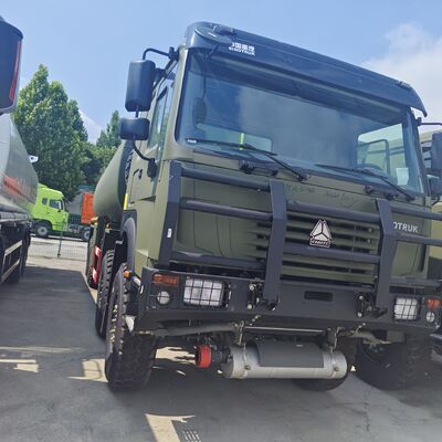 HOWO 8 × 8 45,000L xe tải chứa nhiên liệu với động cơ 371HP và 8 × 8 toàn bánh lái cho vận chuyển nhiên liệu hạng nặng