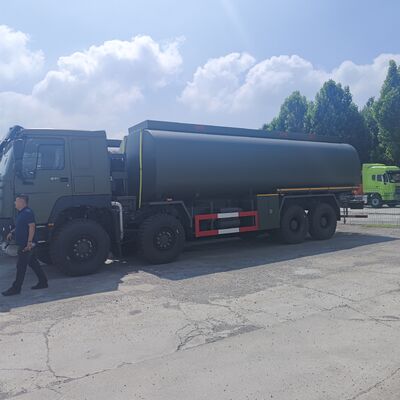 HOWO 8 × 8 40.000L xe tải chứa nhiên liệu với động cơ 371HP và 8 × 8 toàn bánh lái cho vận chuyển nhiên liệu hạng nặng