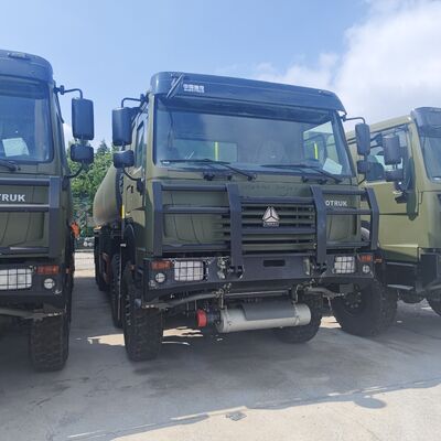 HOWO 8 × 8 40.000L xe tải chứa nhiên liệu với động cơ 371HP và 8 × 8 toàn bánh lái cho vận chuyển nhiên liệu hạng nặng