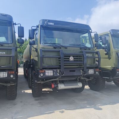 HOWO 8 × 8 45,000L xe tải chứa nhiên liệu với động cơ 371HP và 8 × 8 toàn bánh lái cho vận chuyển nhiên liệu hạng nặng