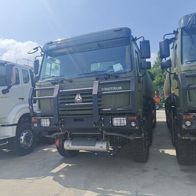 HOWO 8 × 8 40.000L xe tải chứa nhiên liệu với động cơ 371HP và 8 × 8 toàn bánh lái cho vận chuyển nhiên liệu hạng nặng