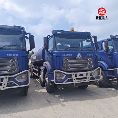 Xe bồn chở nhiên liệu HOWO NX 8x4 30000L Xe bồn chở dầu hạng nặng cho khai thác mỏ và phân phối nhiên liệu tại Zambia