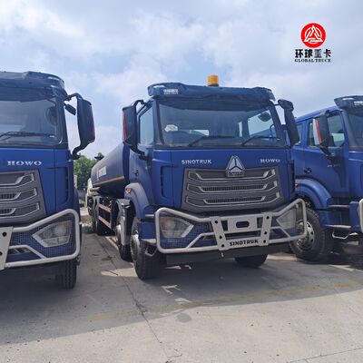 Xe bồn chở dầu HOWO NX 8x4 30000L Xe bồn chở dầu hạng nặng cho thị trường Nigeria