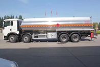 Xe tải vận chuyển hóa chất nguy hiểm với cabin HW76 ZZ1317N4667W 8X4 Euro 2