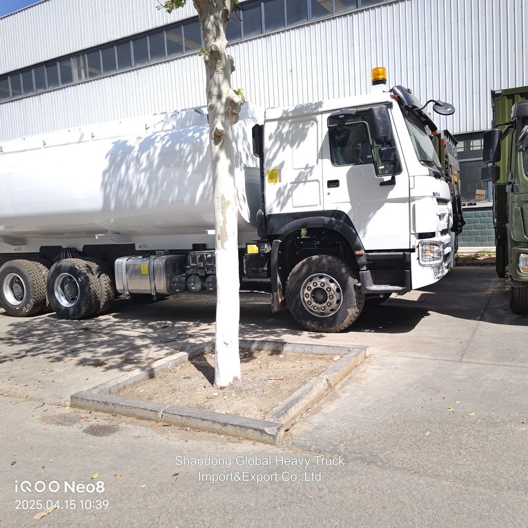 Sinotruk HOWO 6X4 20000L Tank Oil Fuel Tanker Truck bán tại Philippines