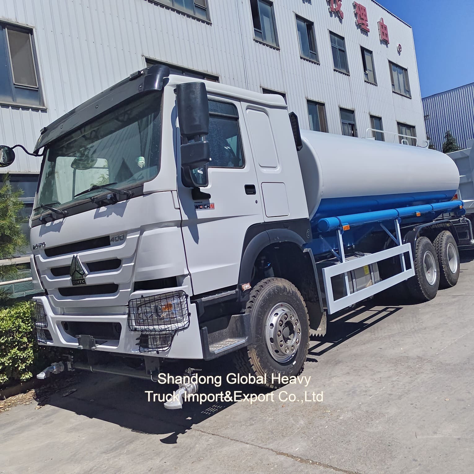 Dongfeng 12000-15000 Lit Tàu chở nước Bowser Sprinkler vận chuyển xe tăng 4 * 2 Sprinkler xe tăng