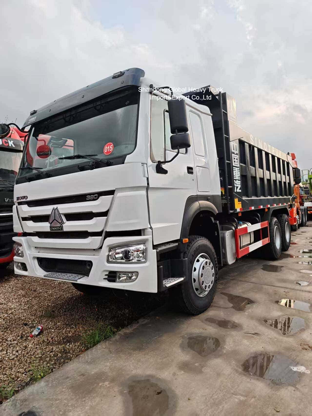 Xe tải tự đổ HOWO 6x4 với khung gầm 6 × 4 được gia cố bằng động cơ 371HP và thân xe chở hàng có độ bền cao cho khai thác mỏ ở Nigeria