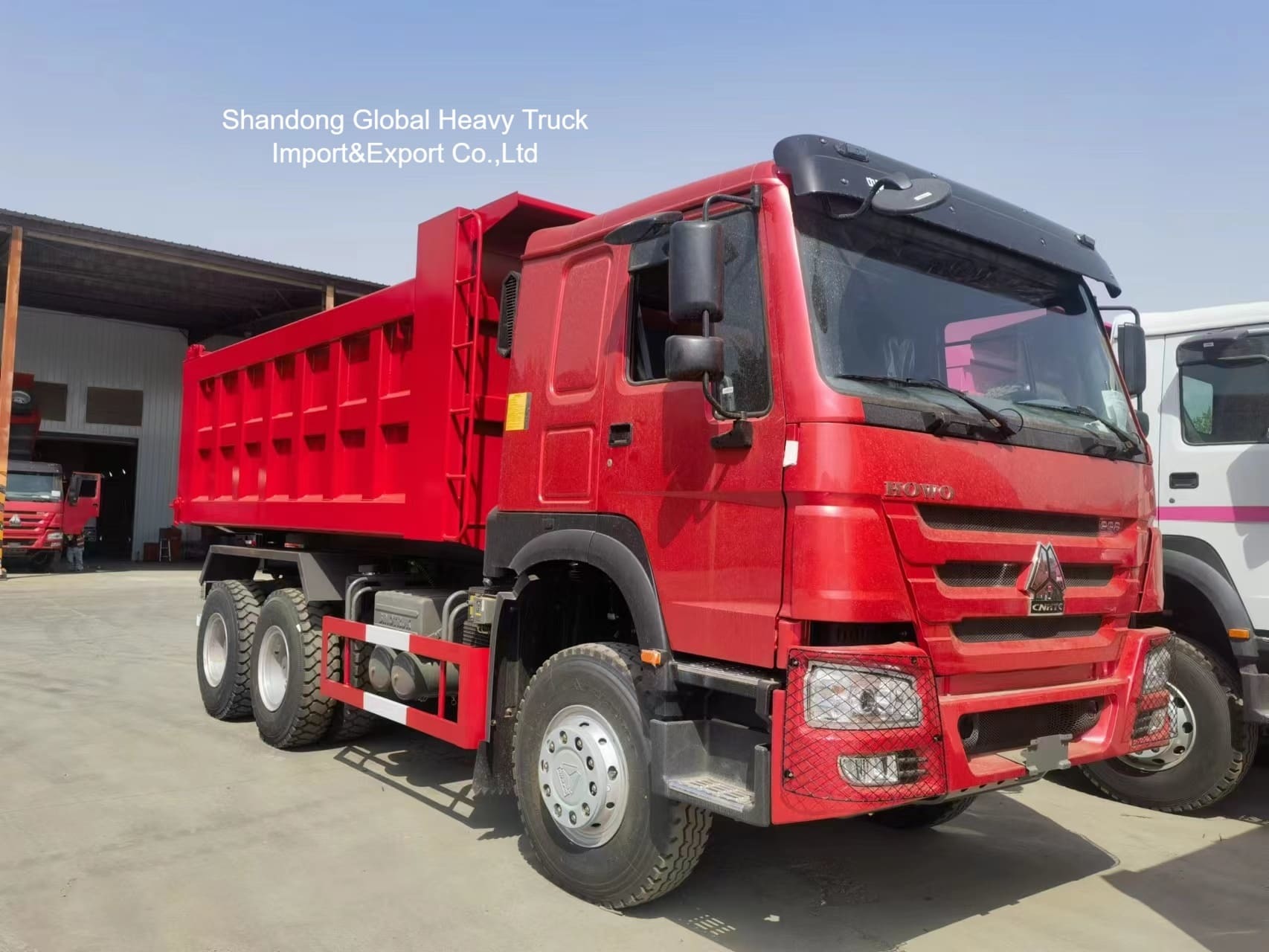 Xe tải tự đổ HOWO 8 × 4 với động cơ 420 mã lực và khung gầm hạng nặng cho hoạt động khai thác mỏ ở Tanzania