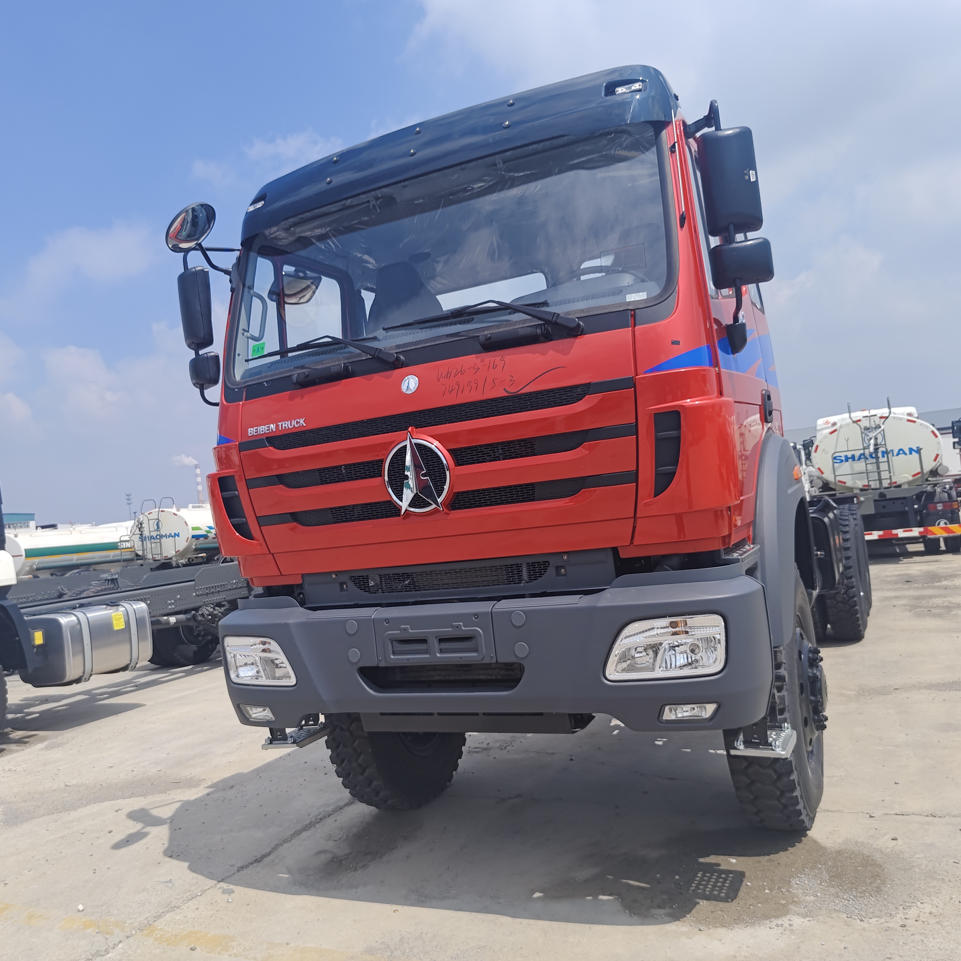 BEIBEN 2638 6 × 4 xe tải kéo hạng nặng với động cơ WEICHAI 380HP và khung gầm công nghệ Mercedes-Benz