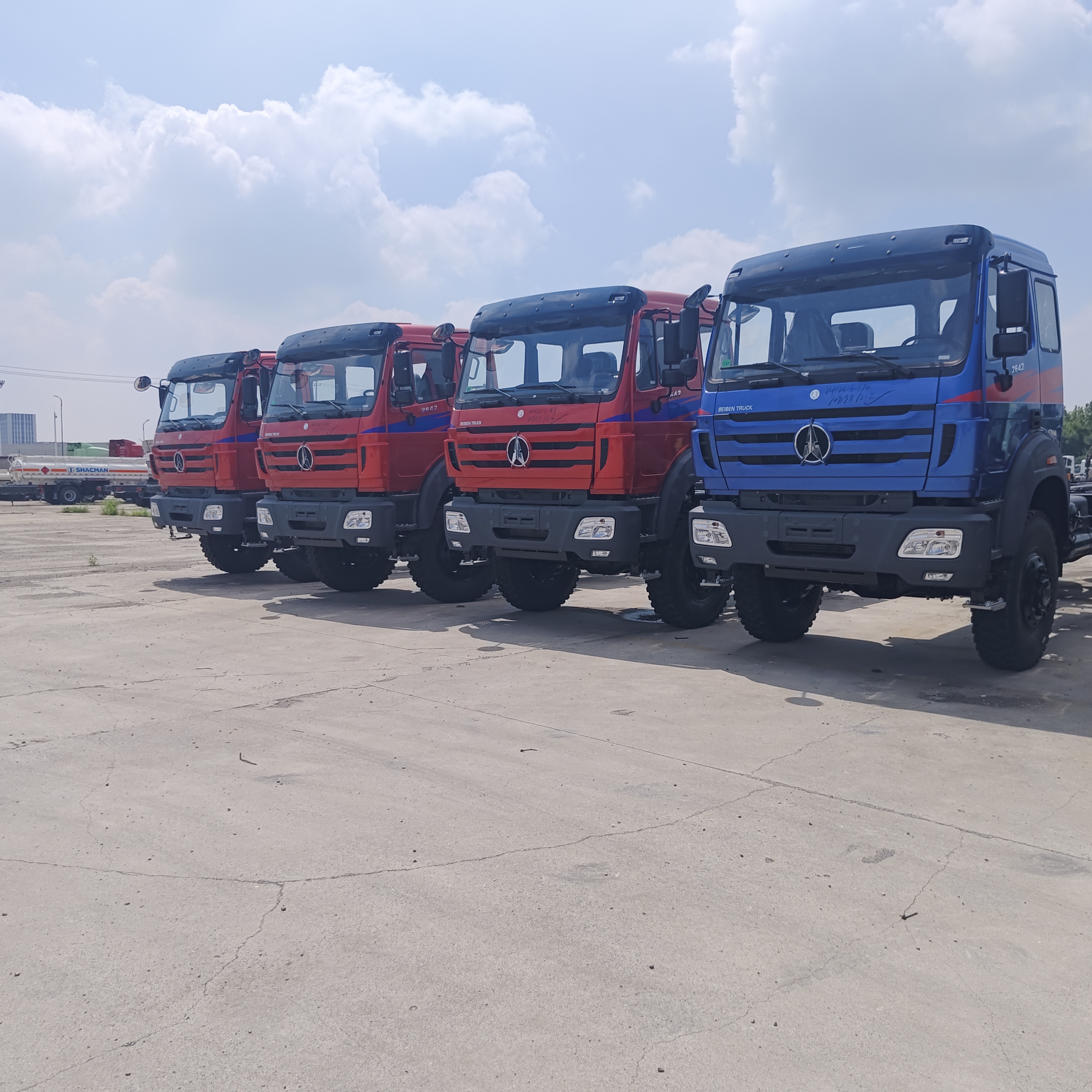 BEIBEN 2638 6 × 4 xe tải kéo hạng nặng với động cơ WEICHAI 380HP và khung gầm công nghệ Mercedes-Benz