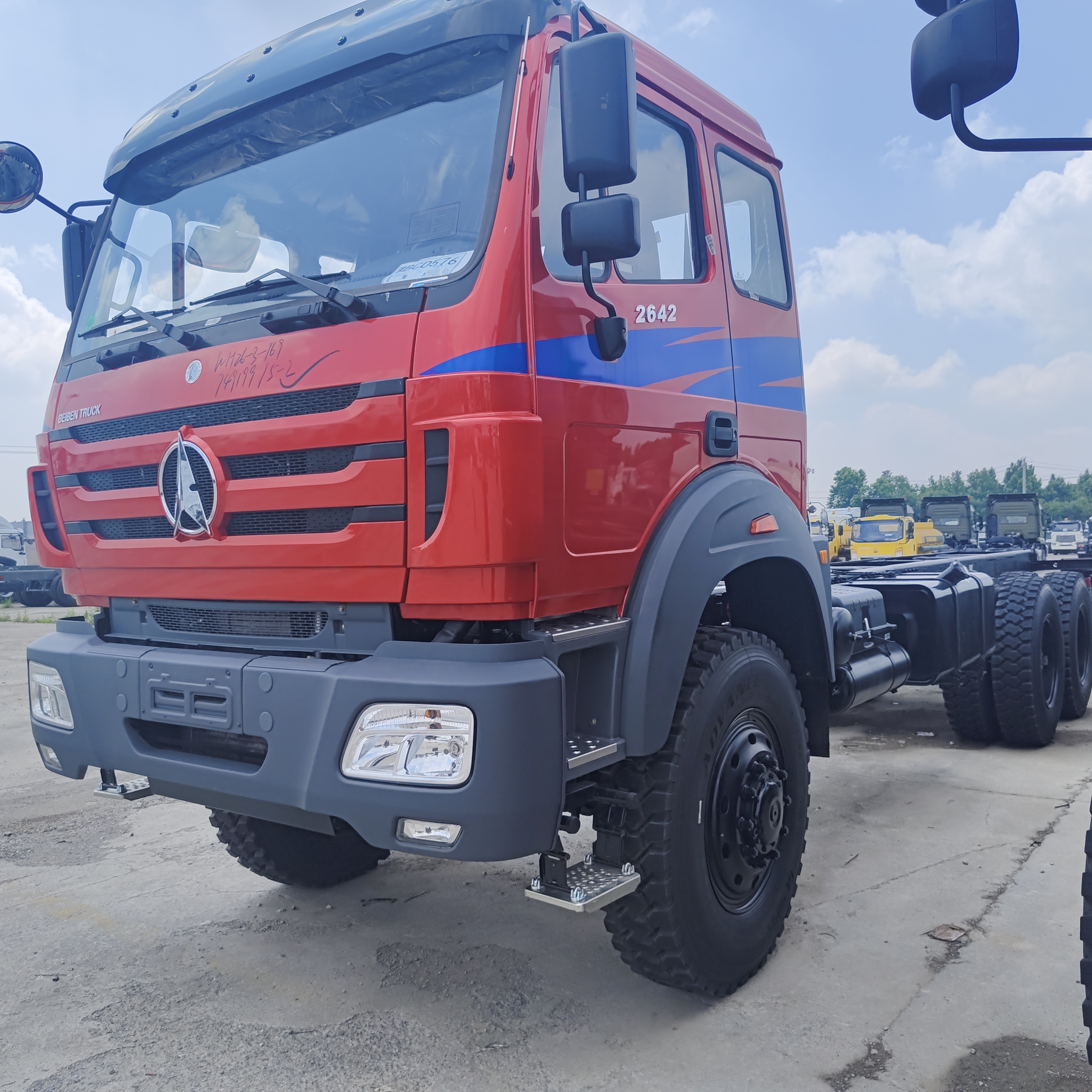 BEIBEN 2648 8 × 4 xe tải khai thác mỏ với động cơ 480HP WEICHAI và tải trọng 40-50 tấn cho khai thác mỏ hạng nặng