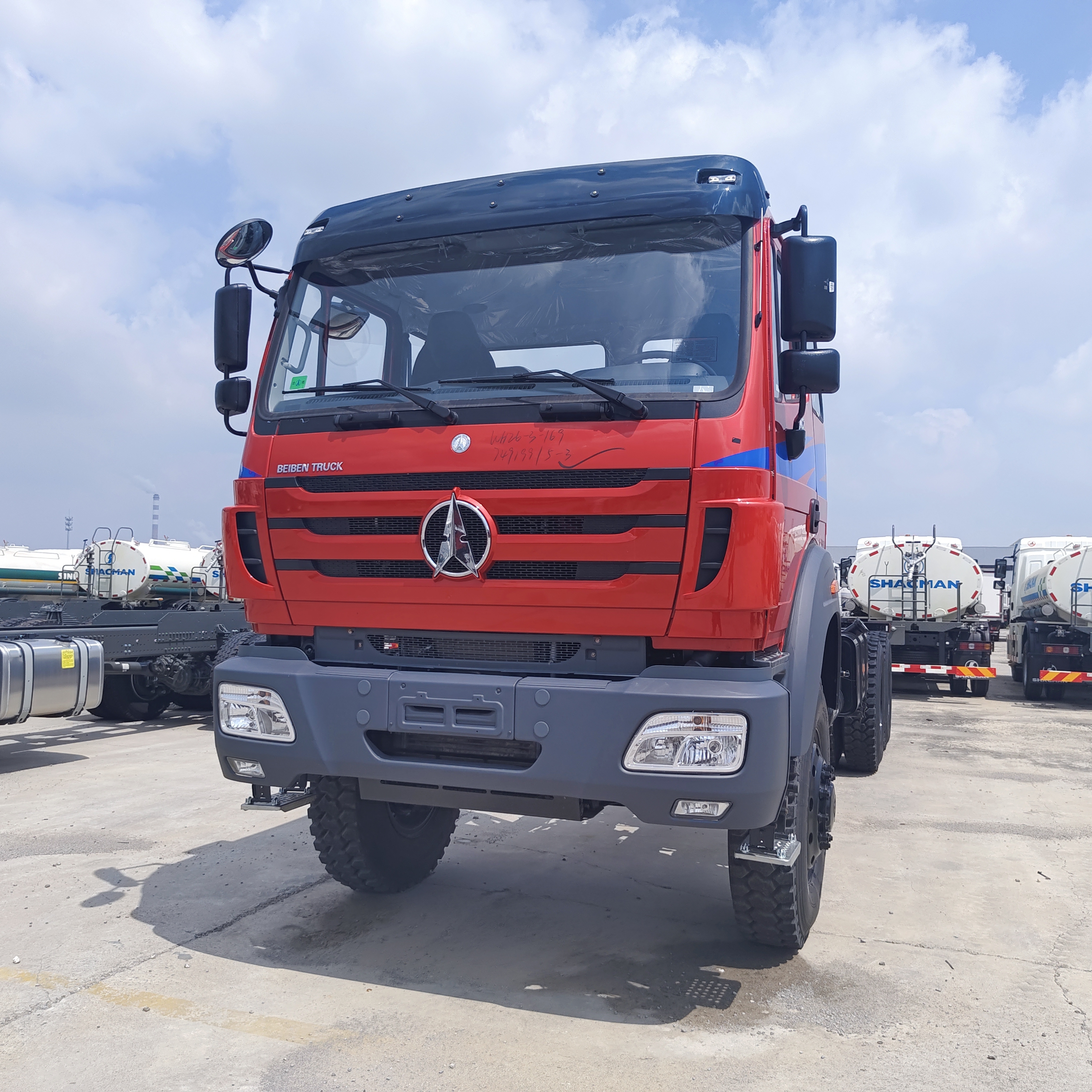 BEIBEN 2638 6 × 6 Heavy Duty Mining Dump Truck với động cơ WEICHAI 380HP và tải trọng 30-35 tấn cho khai thác ngoài đường