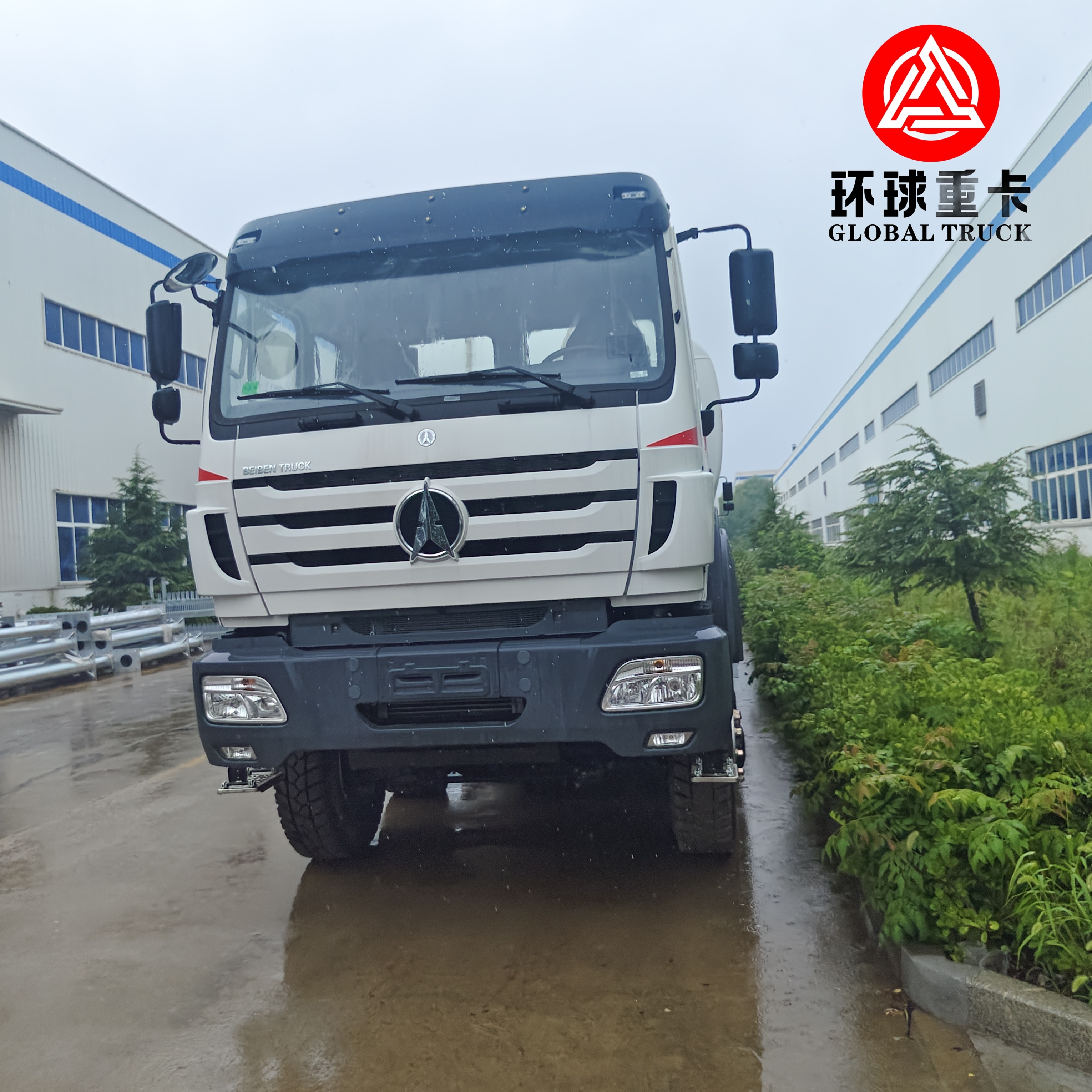 Xe bồn chở nhiên liệu hạng nặng Beiben 8x8 35000L cho hoạt động khai thác mỏ ở Congo