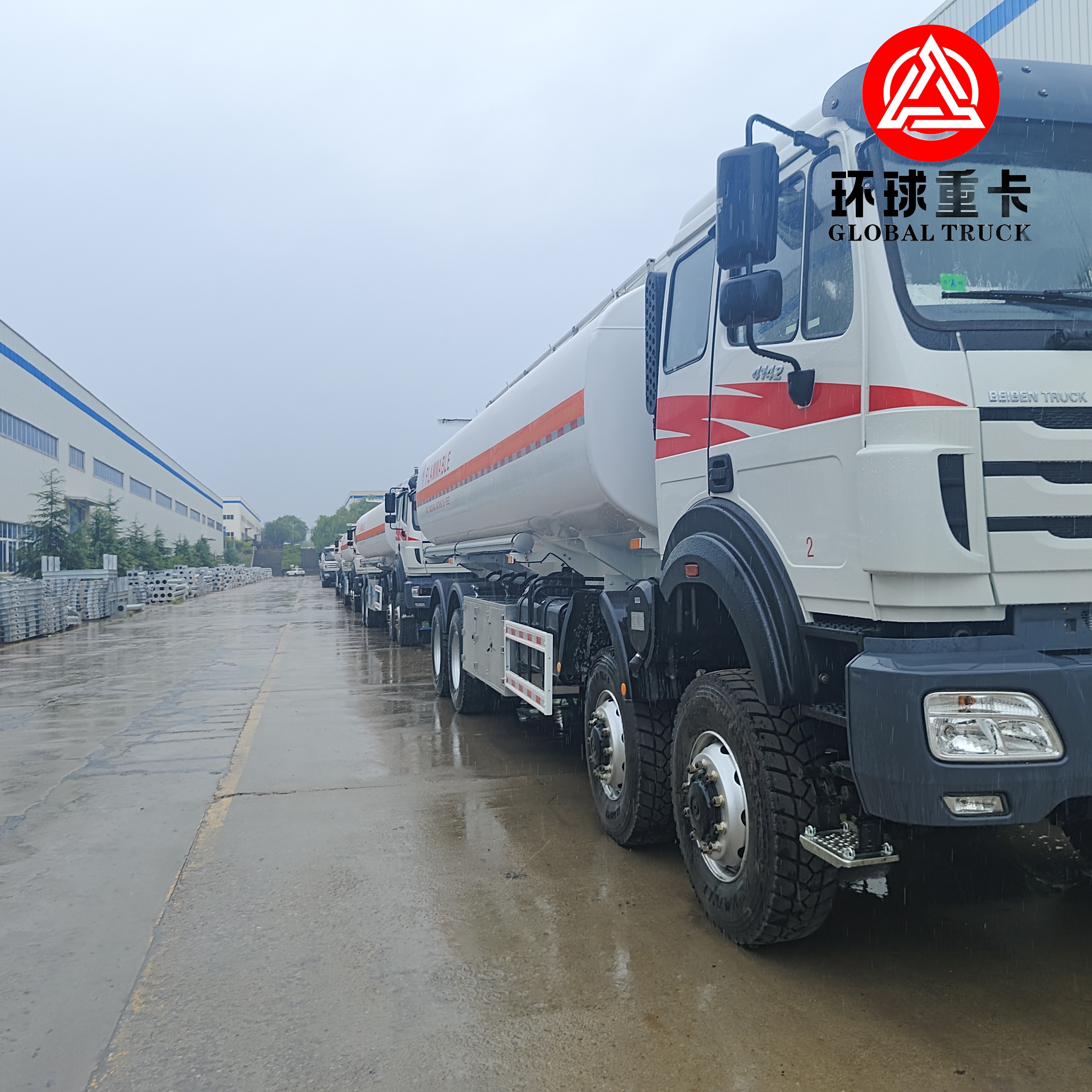 Beiben 8x8 35000L Tank Tank Truck Heavy Duty Diesel Tanker Truck cho Dự án khai thác mỏ Congo