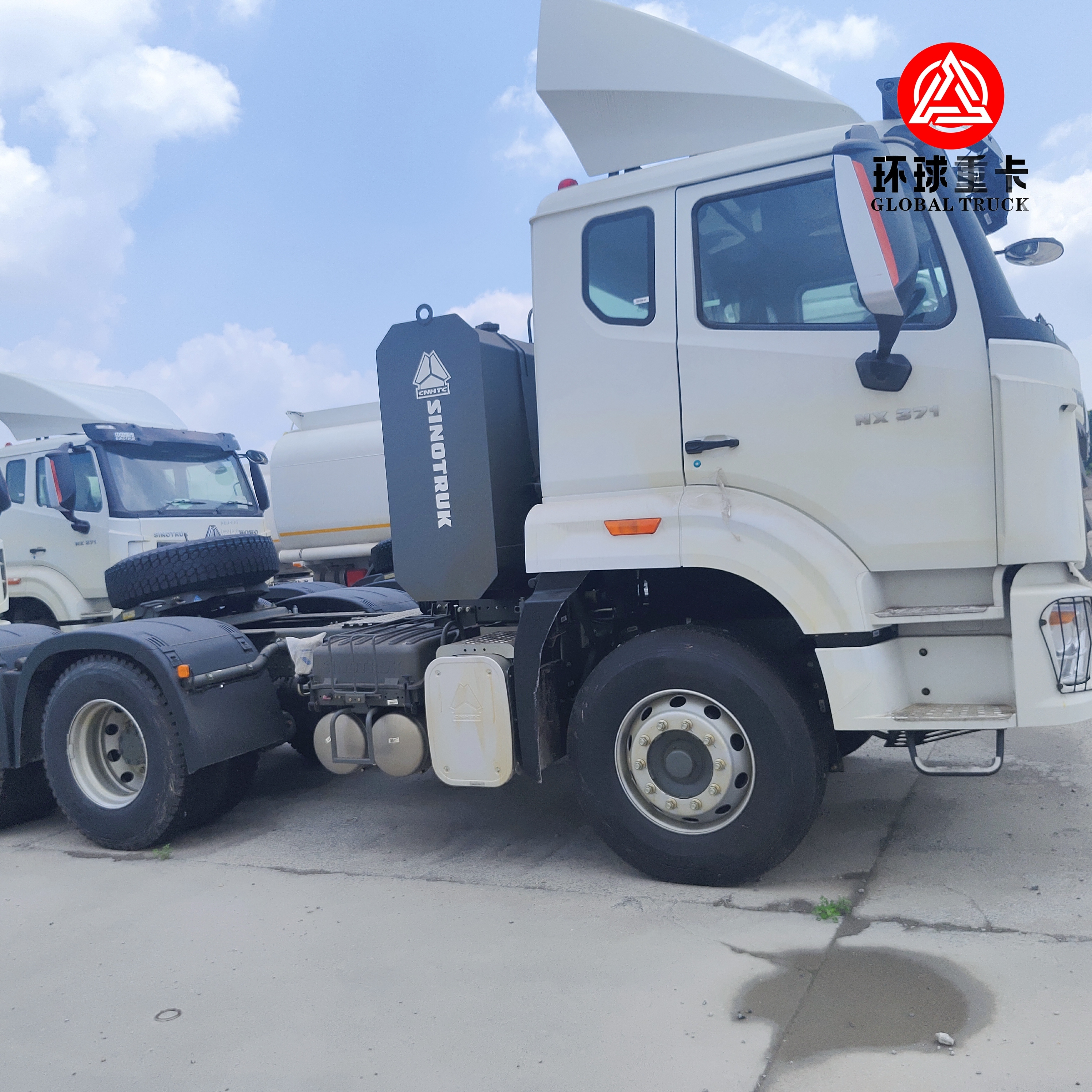 Xe đầu kéo HOWO NX 6x4 mới 371HP Xe đầu kéo hạng nặng cho dịch vụ Logistics và Vận tải hàng hóa